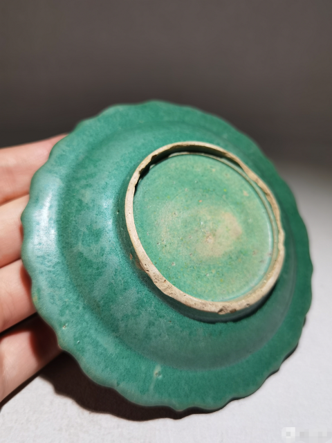 古玩陶瓷清早期瓜皮綠釉花口盤拍賣，當(dāng)前價格1280元