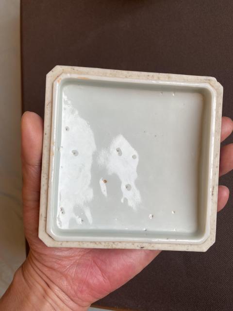 古玩陶瓷青花花卉紋方形蓋盒拍賣，當(dāng)前價(jià)格6580元