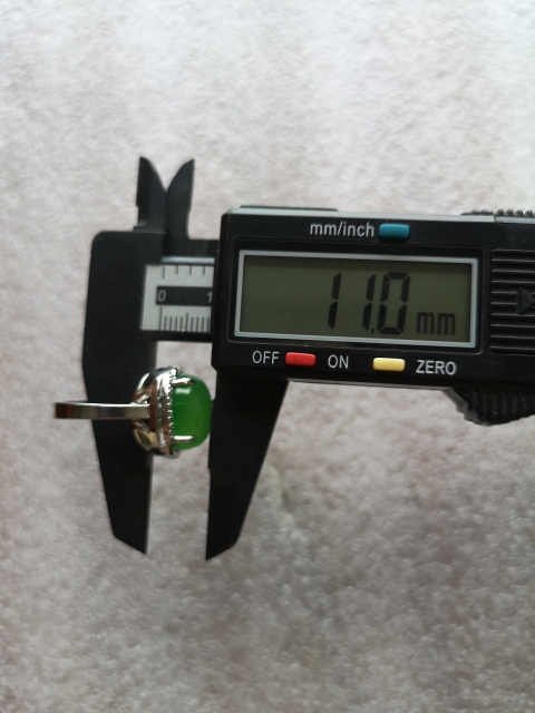 古玩玉器綠玉髓鑲嵌戒指拍賣，當前價格220元