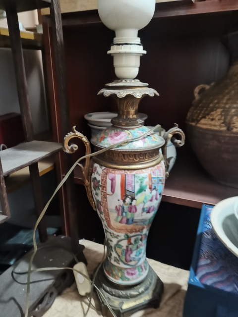 古玩陶瓷咸豐廣彩瓶臺燈拍賣,當前價格3888元