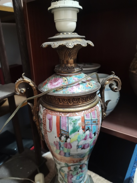 古玩陶瓷咸豐廣彩瓶臺燈拍賣,當前價格3888元