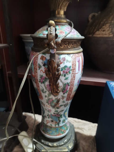 古玩陶瓷咸豐廣彩瓶臺燈拍賣,當前價格3888元