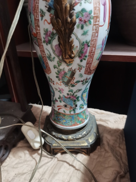 古玩陶瓷咸豐廣彩瓶臺燈拍賣,當前價格3888元