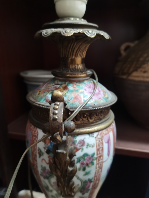 古玩陶瓷咸豐廣彩瓶臺燈拍賣,當前價格3888元