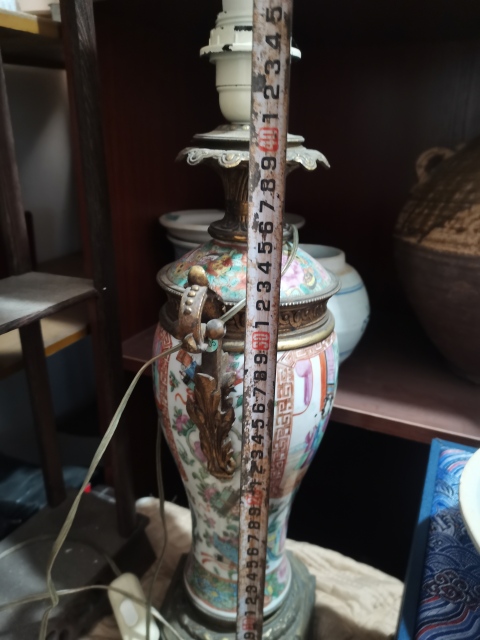 古玩陶瓷咸豐廣彩瓶臺燈拍賣,當前價格3888元