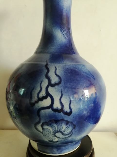 古玩陶瓷青花云龍三現(xiàn)紋賞瓶拍賣,當(dāng)前價(jià)格19999元