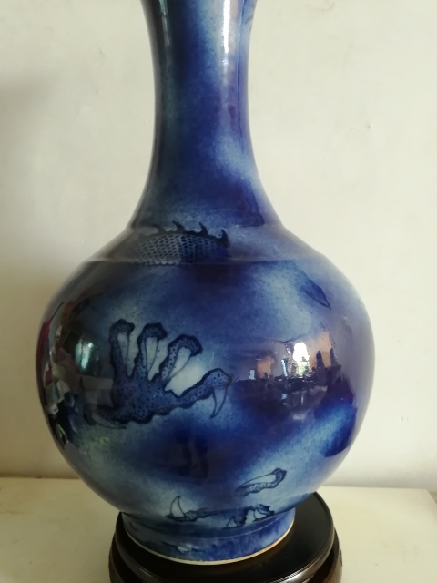 古玩陶瓷青花云龍三現(xiàn)紋賞瓶拍賣,當(dāng)前價(jià)格19999元
