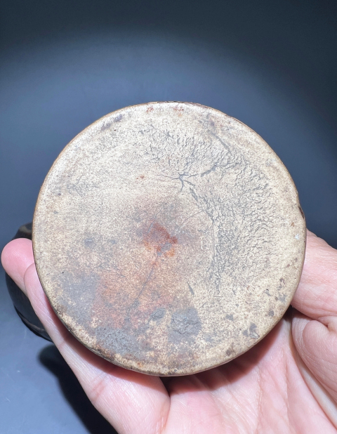 古玩陶瓷（清中期）茶葉末釉竹節紋筆筒拍賣，當前價格1888元