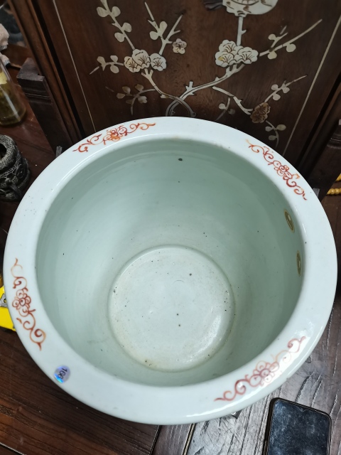 古玩陶瓷清晚粉彩寶相花卉紋卷缸拍賣，當(dāng)前價(jià)格15000元