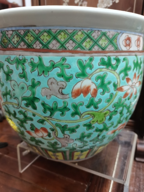 古玩陶瓷清晚粉彩寶相花卉紋卷缸拍賣，當(dāng)前價(jià)格15000元