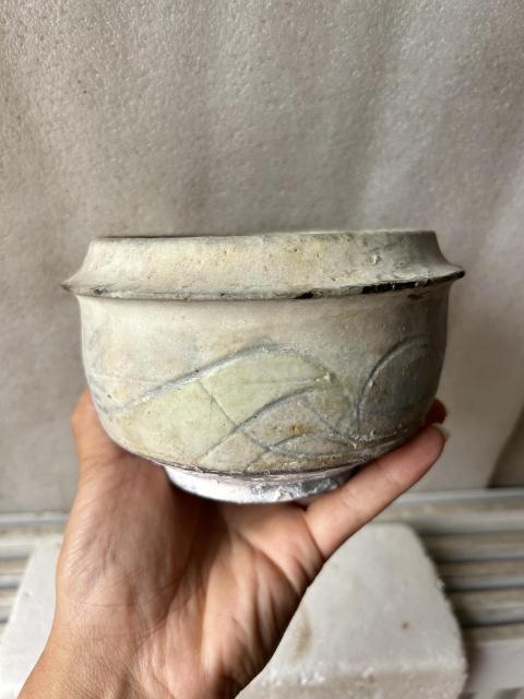 古玩陶瓷元代 白釉刻花紋香爐拍賣,當前價格388元