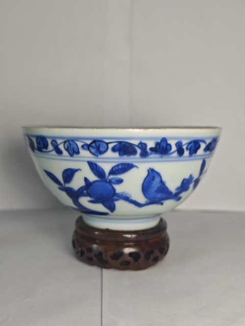 古玩陶瓷明嘉靖青花花鳥紋蓮子碗拍賣，當(dāng)前價(jià)格4567元