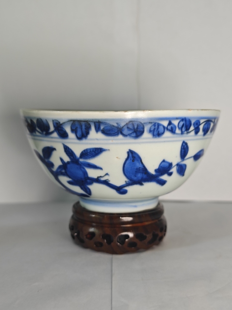 古玩陶瓷明嘉靖青花花鳥紋蓮子碗拍賣，當(dāng)前價(jià)格4567元