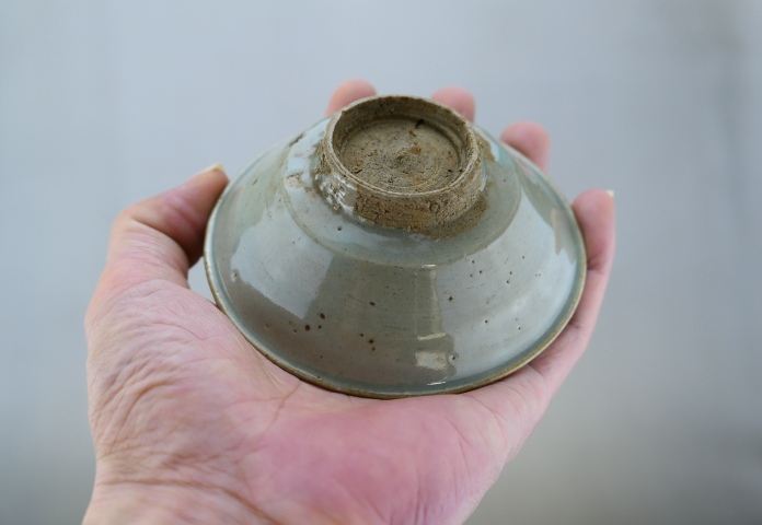 古玩陶瓷明代.龍泉青瓷折沿盞拍賣，當(dāng)前價(jià)格168元