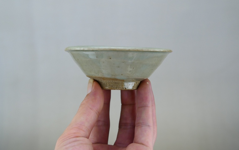 古玩陶瓷明代.龍泉青瓷折沿盞拍賣，當(dāng)前價(jià)格168元