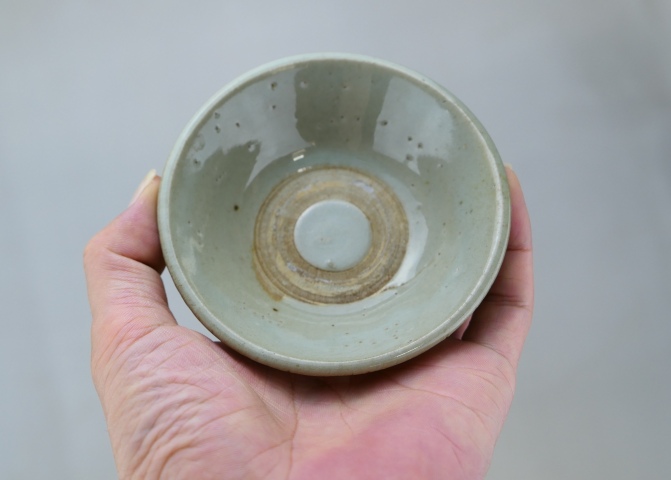 古玩陶瓷明代.龍泉青瓷折沿盞拍賣，當(dāng)前價(jià)格168元