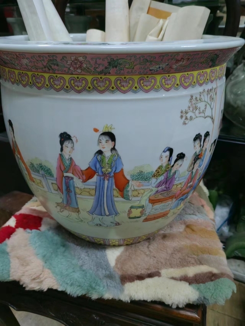 古玩陶瓷人物紋粉彩缸拍賣,當(dāng)前價(jià)格3000元