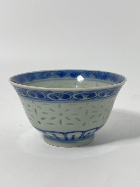 古玩陶瓷道光·青花五福捧壽紋玲瓏瓷杯真品鑒賞圖