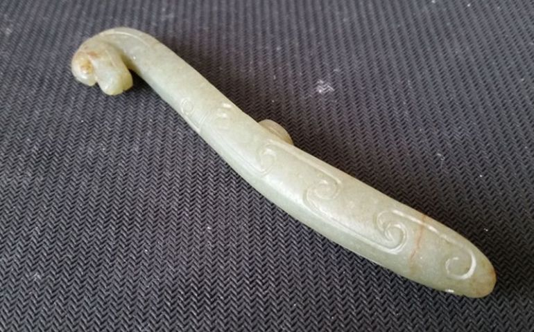 古玩玉器和田玉雕“龍首”帶鉤拍賣,當前價格380元