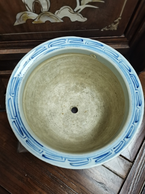 古玩陶瓷清中青花纏枝花紋花盆拍賣,當前價格4000元
