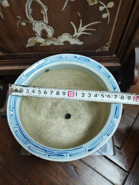 古玩陶瓷清中青花纏枝花紋花盆拍賣,當前價格4000元