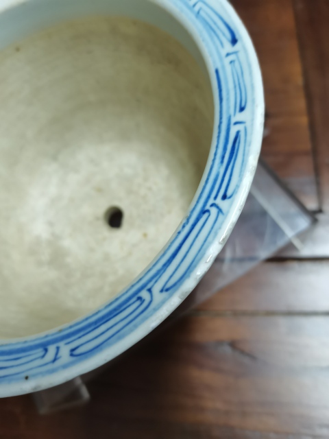 古玩陶瓷清中青花纏枝花紋花盆拍賣,當前價格4000元