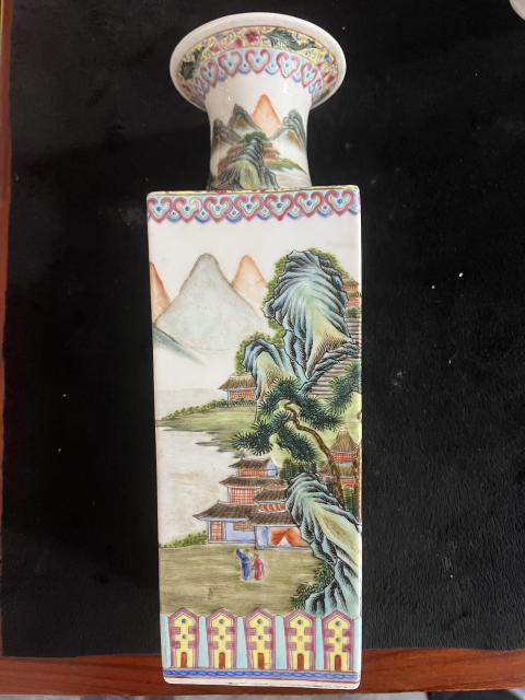 古玩陶瓷粉彩通景山水四方觀音瓶拍賣,當(dāng)前價格38566元