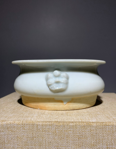 古玩陶瓷清代早期白釉獸耳香爐拍賣,當前價格688元