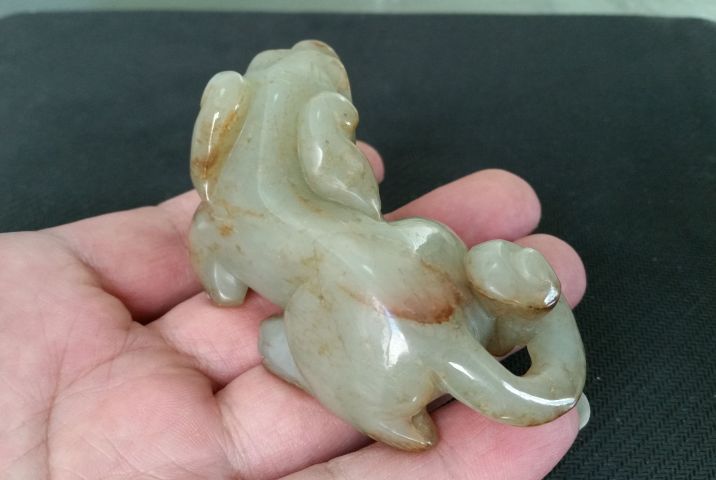 古玩玉器和田玉雕“臥犬”小擺件拍賣,當(dāng)前價格880元