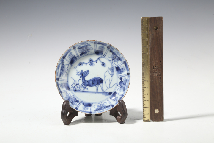 古玩陶瓷清康熙·青花松鹿紋小碟拍賣,當前價格850元