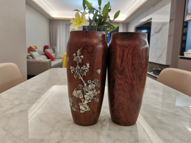 古玩雜項(xiàng)黃花梨/花瓶（一對(duì)）拍賣，當(dāng)前價(jià)格3600元