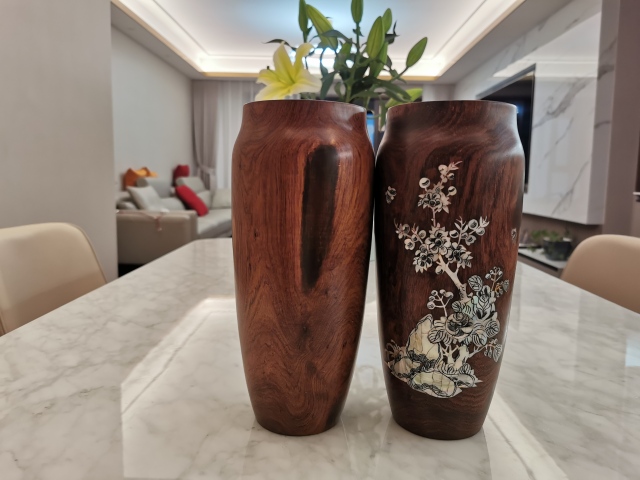 古玩雜項(xiàng)黃花梨/花瓶（一對(duì)）拍賣，當(dāng)前價(jià)格3600元
