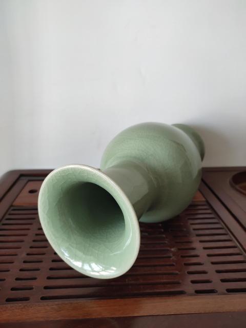 古玩雜項《弘寶汝窯》花瓶拍賣,當(dāng)前價格369元