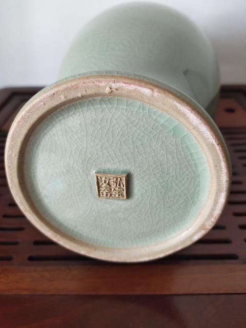 古玩雜項《弘寶汝窯》花瓶拍賣,當(dāng)前價格369元