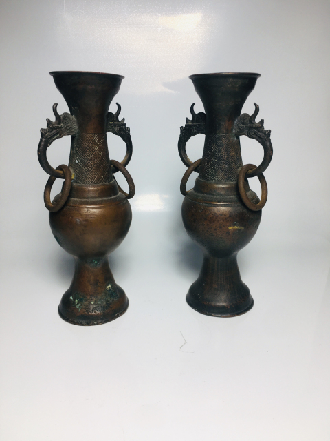 古玩雜項(xiàng)清代鳩龍耳銜環(huán)撇口銅瓶一對(duì)拍賣，當(dāng)前價(jià)格8888元