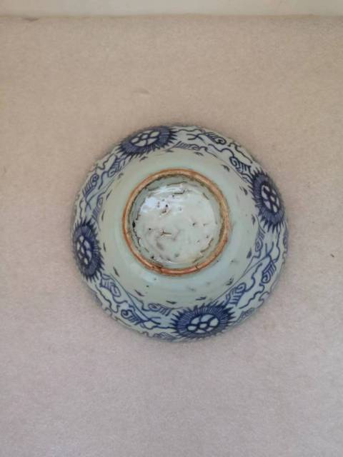 古玩陶瓷太陽花青花束腰碗拍賣,當前價格680元