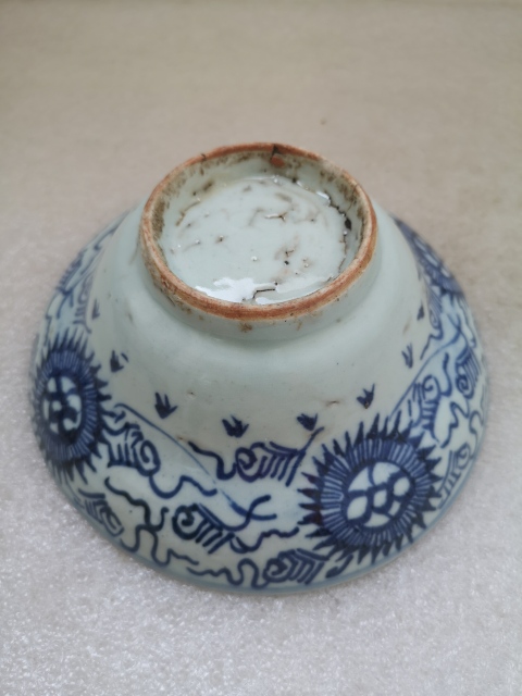 古玩陶瓷太陽花青花束腰碗拍賣,當前價格680元