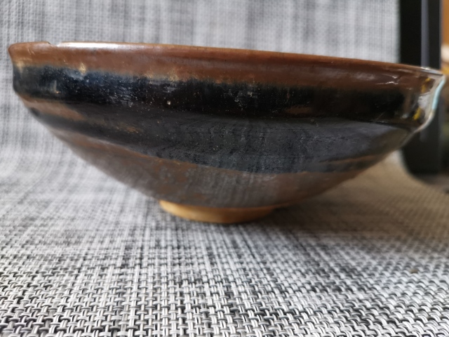 古玩陶瓷元代狗舔碗,山西平陽窯。黑釉鐵銹斑紋碗拍賣,當(dāng)前價(jià)格999元