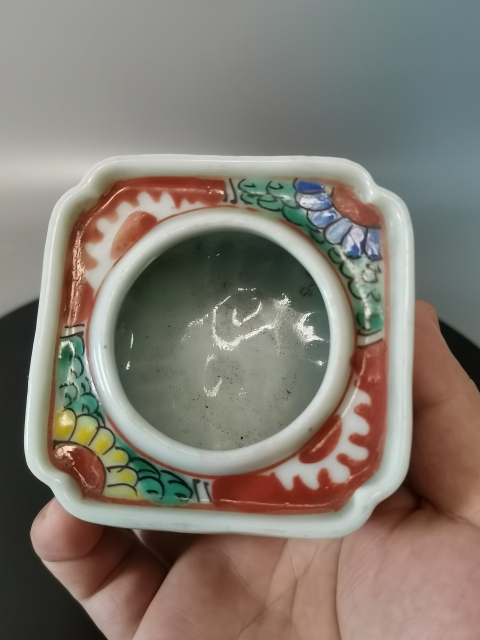 古玩陶瓷十九世紀粉彩四方窩角水呈拍賣，當前價格166元