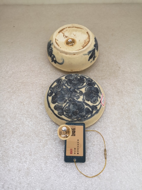 古玩陶瓷明中晚期青花花卉紋粉盒拍賣,當前價格1200元