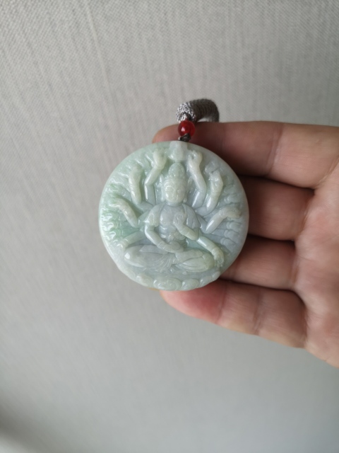 古玩玉器天然翡翠雕“千手觀音”牌拍賣，當前價格680元