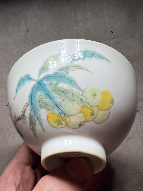 古玩陶瓷【民窯精品·細(xì)路】·粉彩花鳥紋內(nèi)松石綠蓮子碗拍賣，當(dāng)前價格10000元