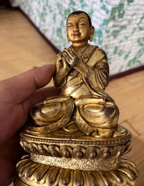 古玩銅器鎏金上師像拍賣,當(dāng)前價(jià)格86500元