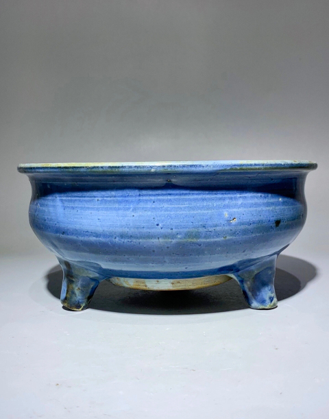 古玩陶瓷精品明代霽藍釉三足香爐拍賣,當前價格6888元
