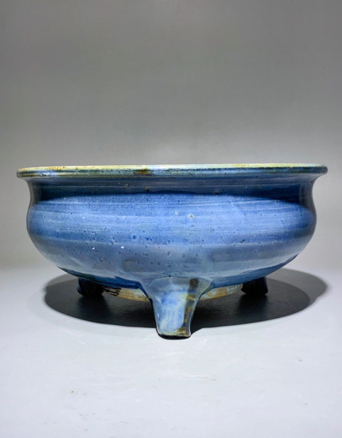 古玩陶瓷精品明代霽藍釉三足香爐拍賣,當前價格6888元