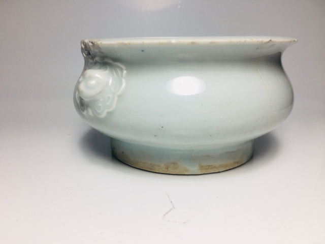古玩陶瓷（清中早期）白釉獸耳香爐拍賣，當前價格0元