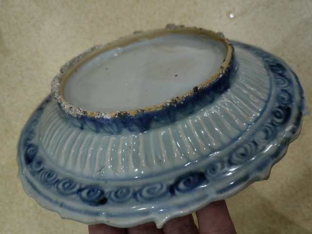 古玩陶瓷明早期青花麒麟望月花口盤拍賣,當前價格12000元