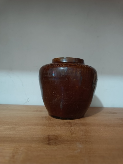 古玩陶瓷明末窯變紅柚印花罐拍賣,當前價格1900元