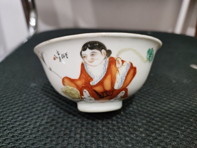 古玩陶瓷民國粉彩和合二仙人物茶園拍賣,當前價格1500元