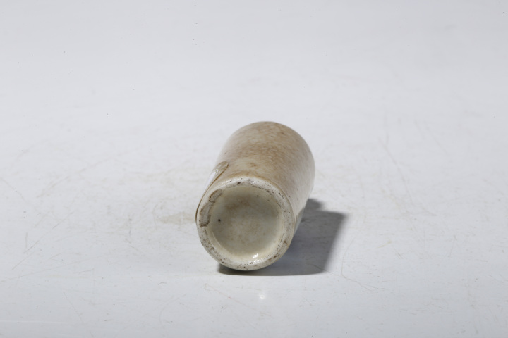 古玩陶瓷晚清·哥釉青花鐘馗人物紋鼻煙壺真品鑒賞圖